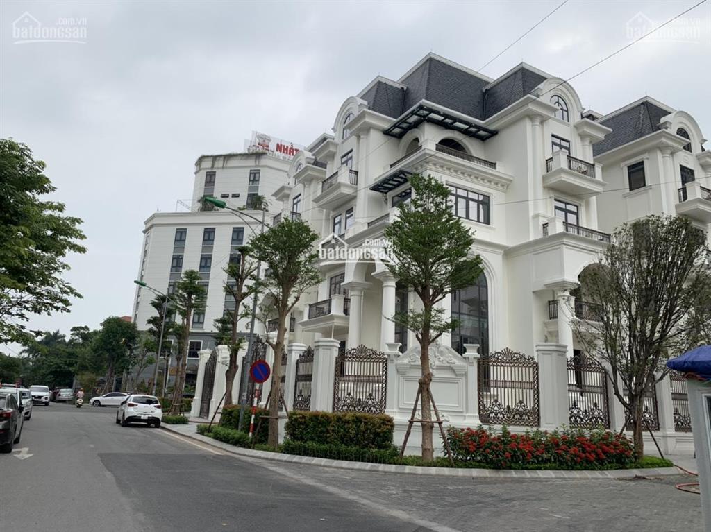 Chính chủ bán căn biệt thự kđt dịch vọng, thành thái, khúc thừa dụ, cầu giấy. dt 308m2 x 5 tầng.