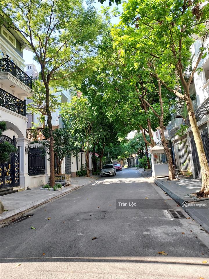 Chính chủ cần bán căn biệt thự mặt phố khúc thừa dụ, thọ tháp, thành thái, công viên cầu giấy.