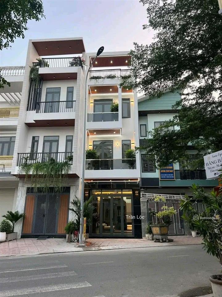 Chính chủ nhờ bán nhà mặt phố nguyễn thị định gần đỗ quang, hoàng ngân, trung hòa. giá nhỉnh 30 tỷ