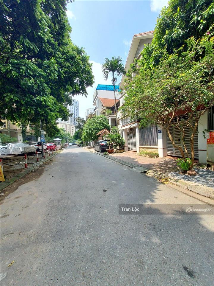 Chính chủ cần bán nhà phân lô hàm nghi, nguyễn cơ thạch, lê đức thọ. giá nhỉnh 40 tỷ.