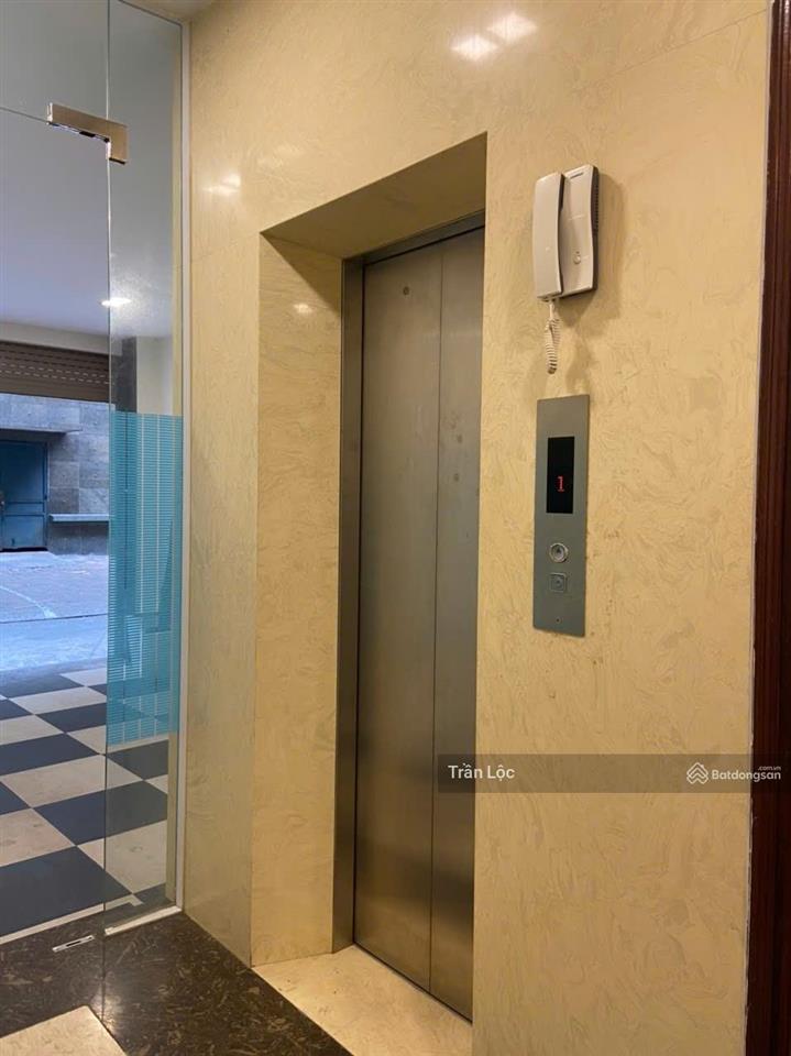 Nhỉnh 20 tỷ bán nhà phân lô chùa láng, pháo đài láng, đống đa. có thang máy, kinh doanh.