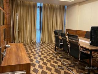 Nhỉnh 20 tỷ bán nhà phân lô chùa láng, pháo đài láng, đống đa. có thang máy, kinh doanh.