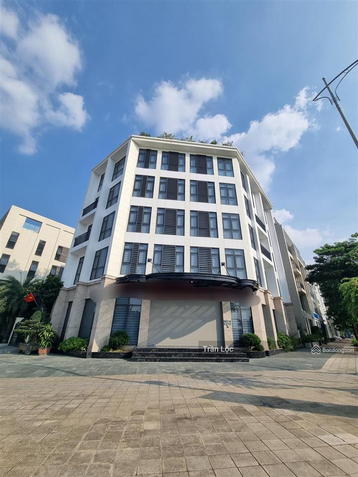 Chủ nhà cần chuyển đổi bán nhanh căn mặt phố the manor central park, lô góc 3 mặt tiền kinh doanh