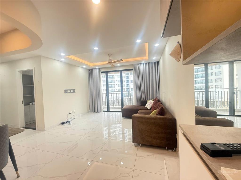 Bán căn hộ the view 2pn+ 105m2 chỉ 8,5 tỷ chuẩn bị ra sổ. lan 0906 743 ***