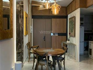 Bán căn hộ midtown 2pn 80mư chỉ 9,9 tỷ all in , ban công đông nam.  lan 0906 743 ***