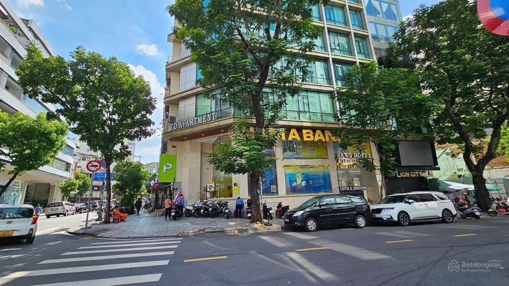 Ngay phó đức chínhsở chứng khoán quận 1( 8x18m 2 tầng) hđt 160 triệu giá 62 tỷ( nhà 2 mặt tiền )