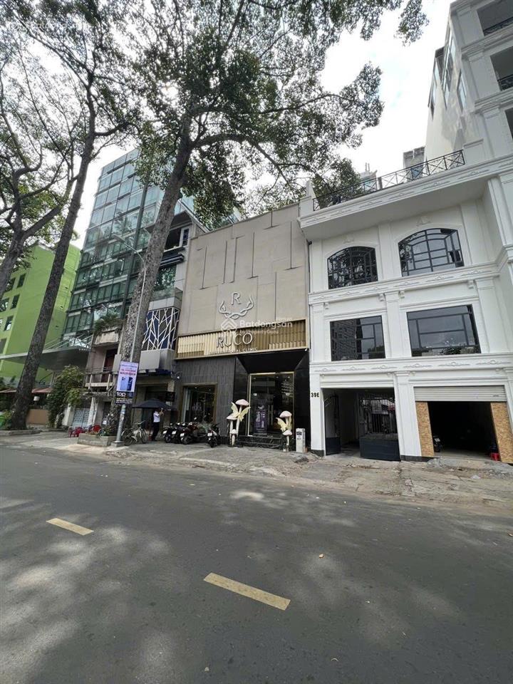 Ngay phó đức chínhsở chứng khoán quận 1( 8x18m 2 tầng) hđt 160 triệu giá 62 tỷ( nhà 2 mặt tiền )