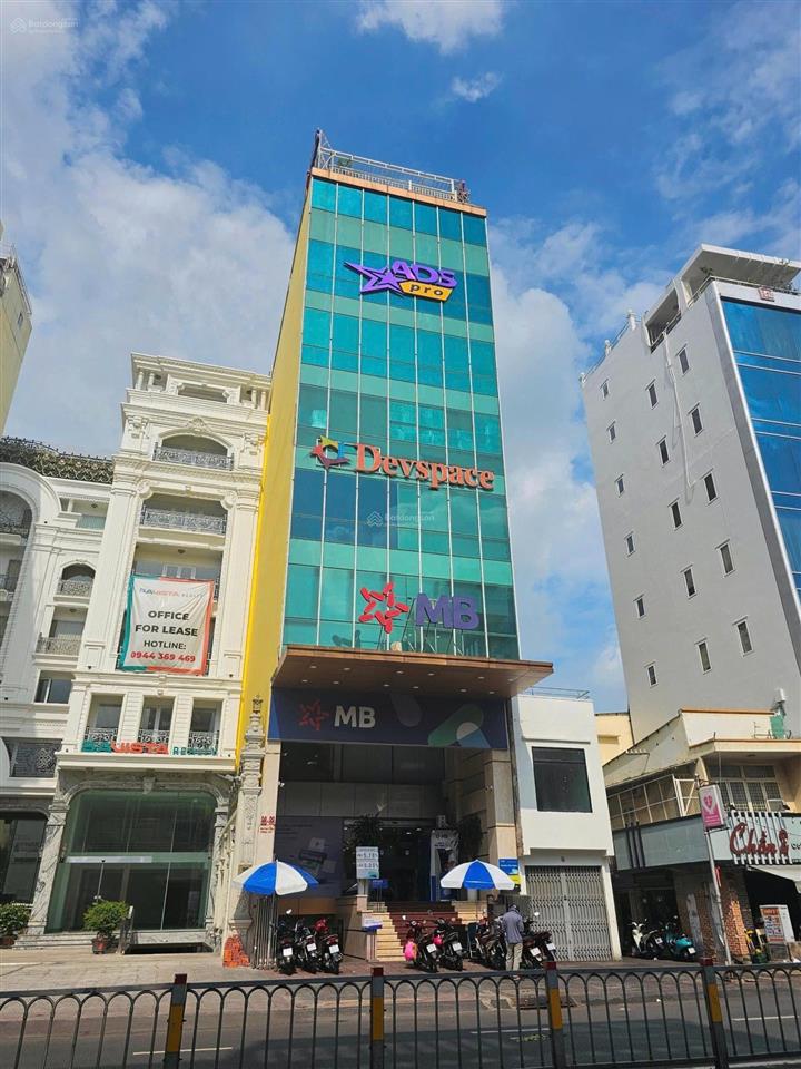 Bán gấp toà nhà lê quang định bình thạnh ( 8x22m  hầm 6 tầng ) hđt 200 triệu  giá 45,5 tỷ