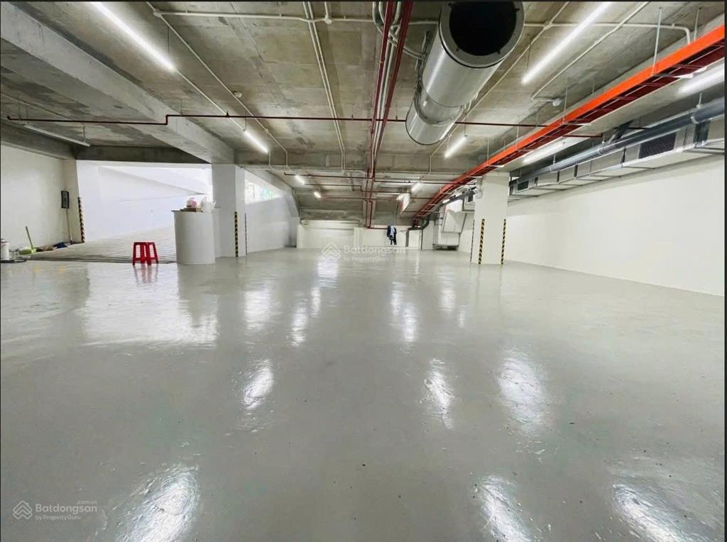 Bán gấp tòa nhà hậu giang tân bình (8,5x32m)  hầm 6 tầng  hđt 210 triệu  giá 45 tỷ