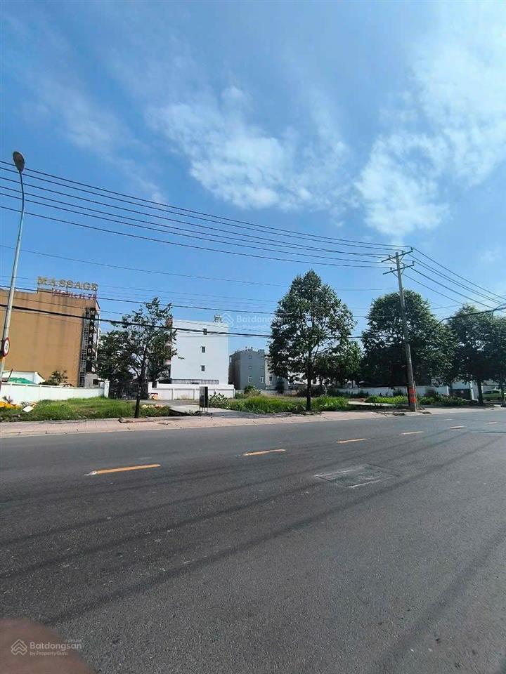 Đất full thổ  mặt tiền đường  nguyễn duy trinh  phú hữu (cũ)  27x23  chỉ 100tr/m