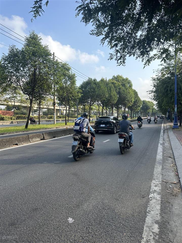 Mặt tiền xa lộ hà nội  đường võ nguyên giáp  phước long  đất  30x26  nhỉnh 100tr/m