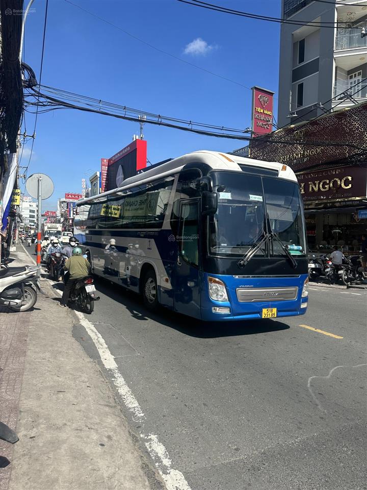 Ngay lê văn việt  cạnh vincom quận 9  hiệp phú (cũ)  13,5x30  nhà trệt vườn