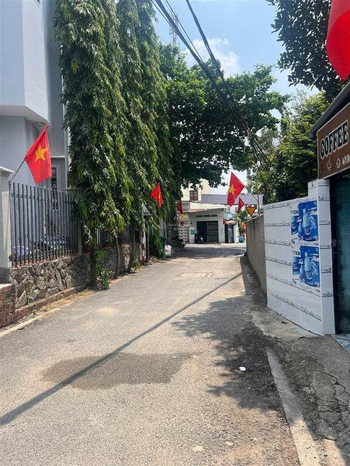 Hxh  ngay đường 182  tăng nhơn phú  nhà trệt  11x30  chỉ 40tr/m