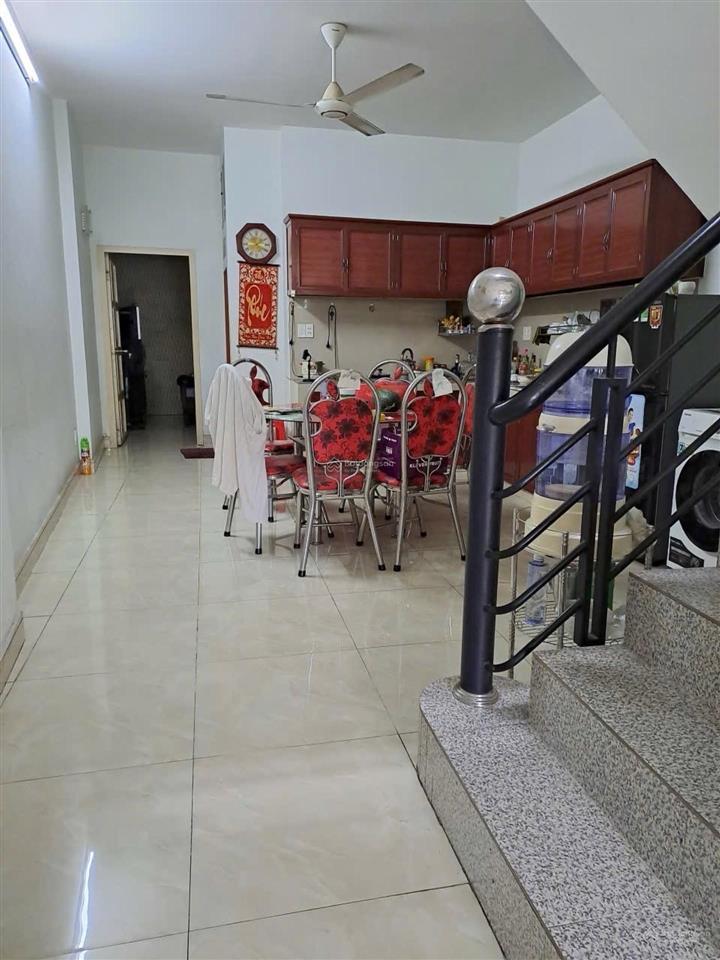 Bán nhà  3 tầng  gần vincom quận 9  hiệp phú (cũ)  tp thủ đức