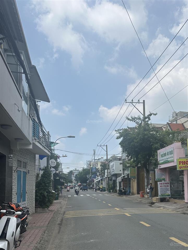 Mặt đường ôtô tránh  thông lê văn việt  tăng nhơn phú a(cũ)  tp thủ đức