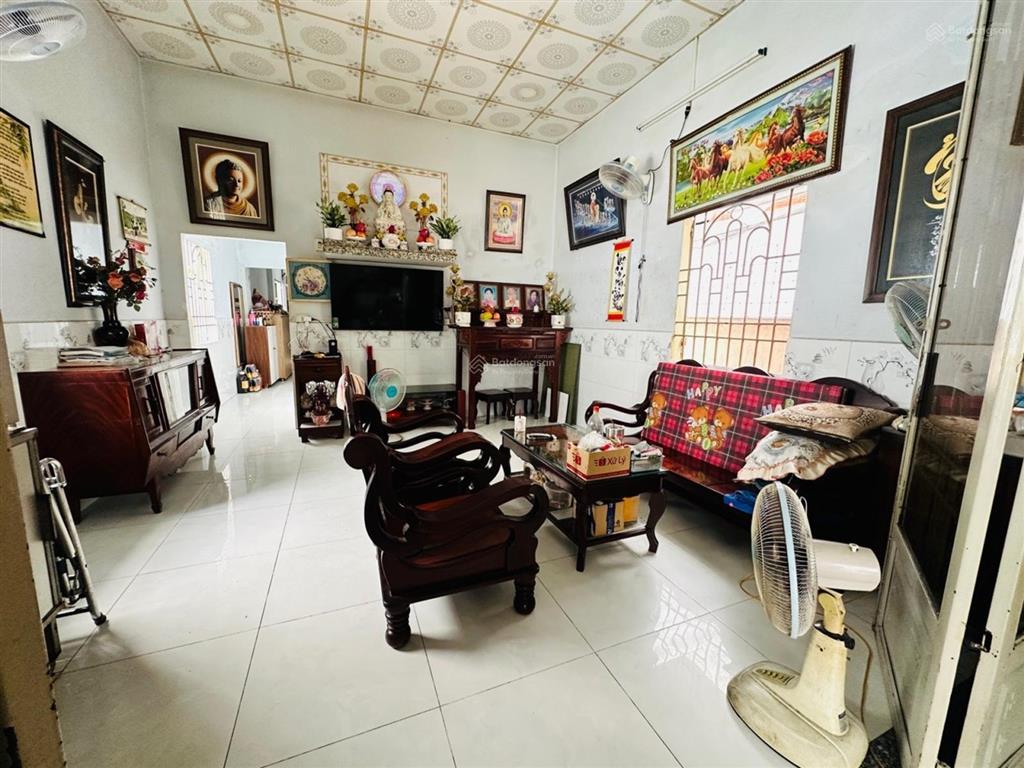 Mặt đường ôtô tránh  thông lê văn việt  tăng nhơn phú a(cũ)  tp thủ đức