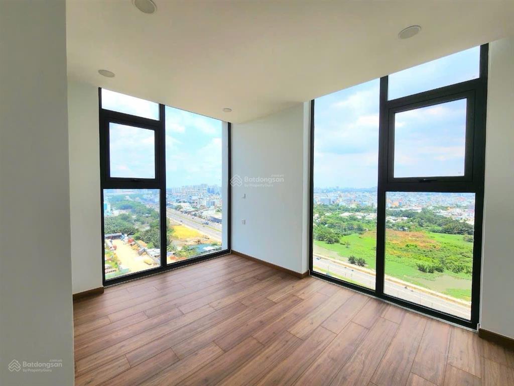 Em cần bán căn hộ 2pn  2wc eco green, tầng cao view sông cực đẹp giá 5.9 tỷ rẻ nhất thị trường