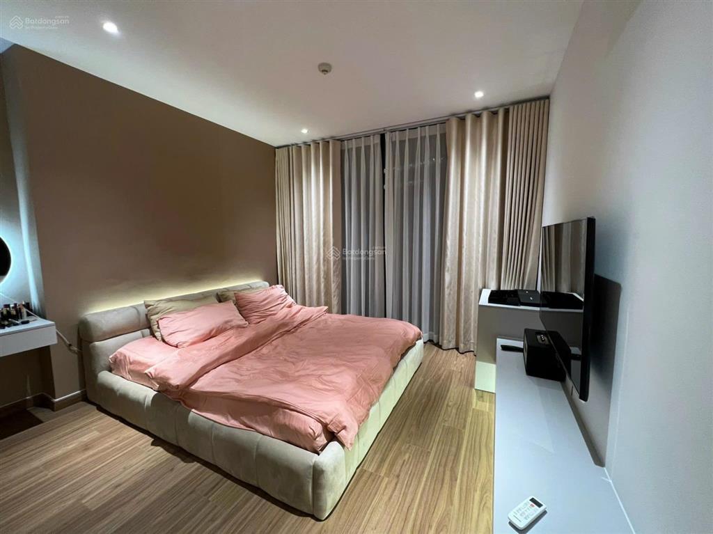 Em cần bán ch eco green 2pn full nt giá 5.9 tỷ, 3pn 80m2 giá 6.8 tỷ  em phi xem nhà ạ