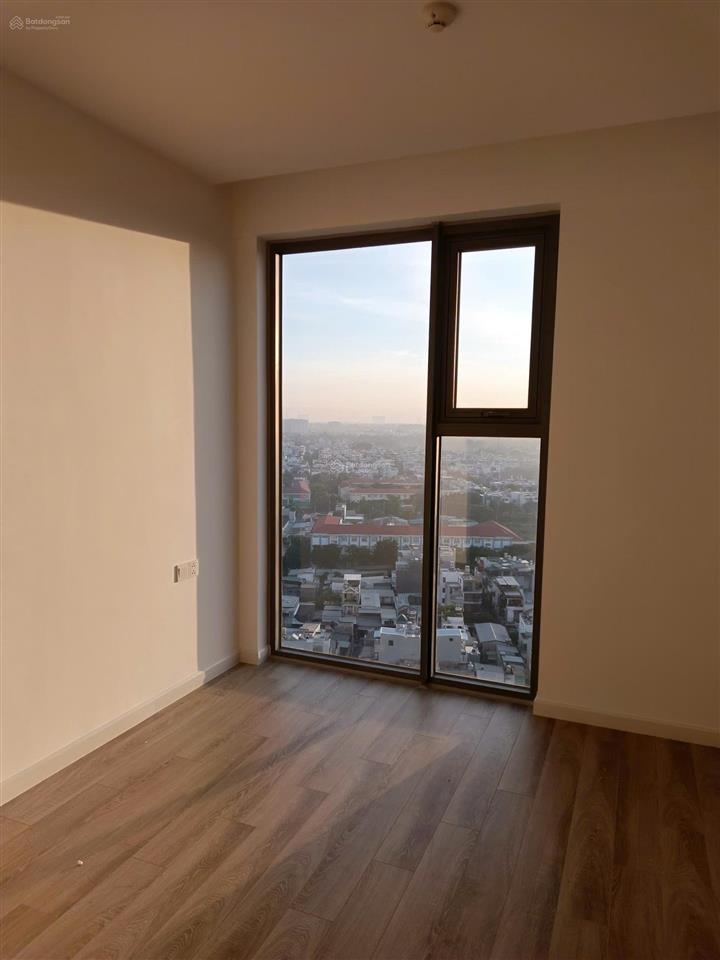 Chính chủ cho thuê ch urban green nhà có rèm, máy lạnh giá 12.5 triệu/83m2  em phi xem nhà