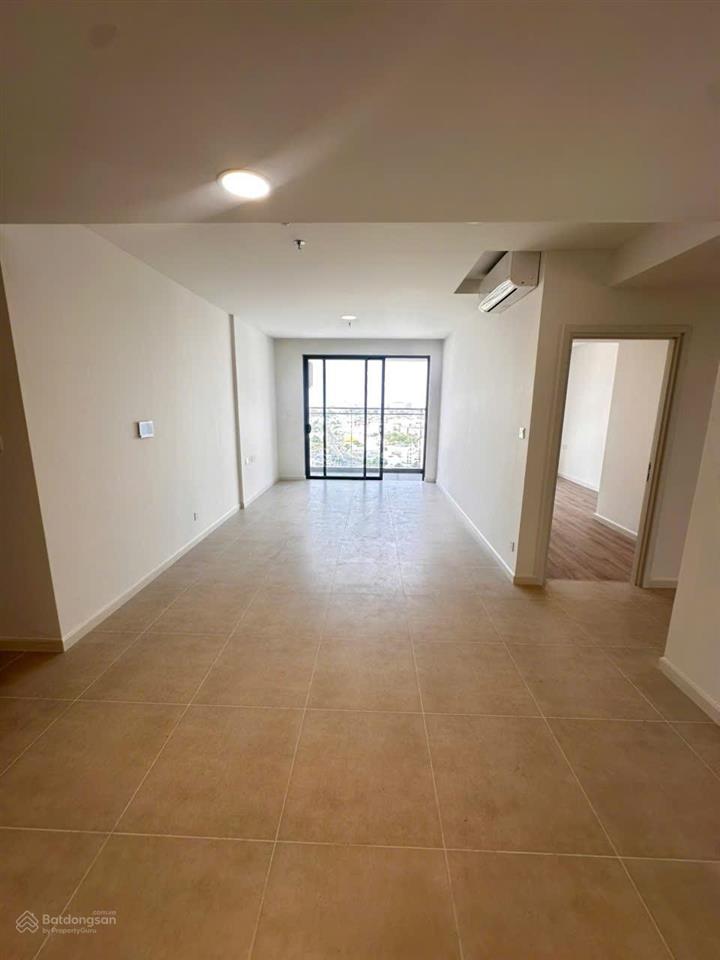 Chính chủ cho thuê căn hộ 3pn urban green, nhà ntcb giá 15 triệu thương lượng  e phi