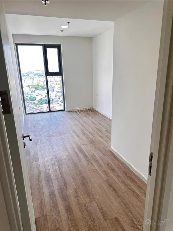 Chính chủ cho thuê căn hộ 3pn urban green, nhà ntcb giá 15 triệu thương lượng  e phi