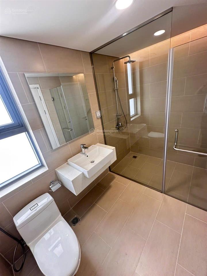 Chính chủ cho thuê căn hộ 3pn urban green, nhà ntcb giá 15 triệu thương lượng  e phi