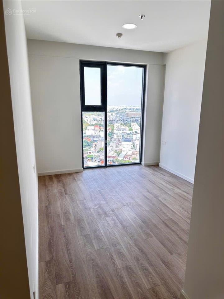 Chính chủ cho thuê căn hộ 3pn urban green, nhà ntcb giá 15 triệu thương lượng  e phi