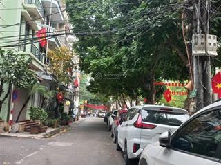 Cần bán nhà phố nguỵ như kontum, 6 tầng thang máy, oto tránh, kinh doanh, văn phòng, 17 tỷ