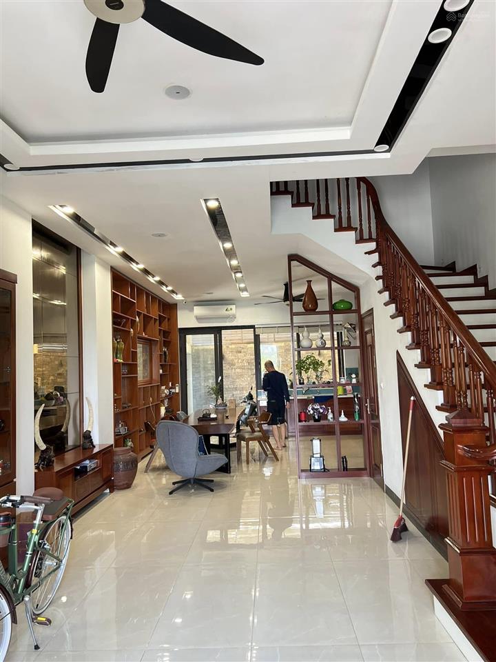 Bán nhà văn quán, dt69m2 5t, phân lô oto tránh, vỉa hè, ở, kinh doanh, văn phòng, 23.x tỷ