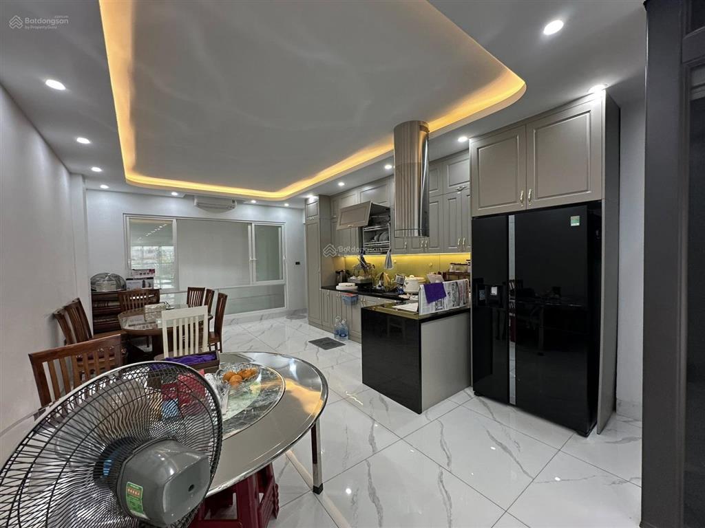 Cần bán nhà hoàng ngân, phân lô vỉa hè, ô tô tránh, ở, kinh doanh, văn phòng, hơn 20 tỷ