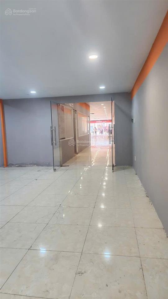 Cho thuê mt đường nguyễn thị thập, dt 400m2. tiện kinh doanh