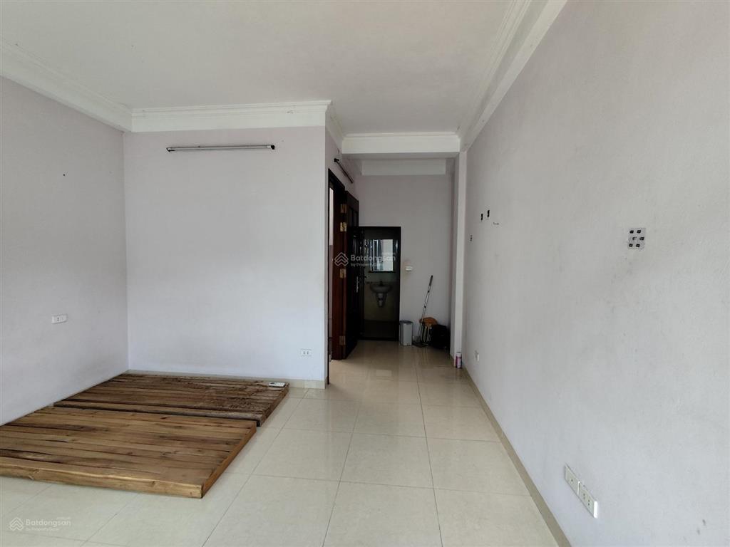 Cho thuê nhà riêng nguyên căn 35m2 x 5 tầng phố trung kính