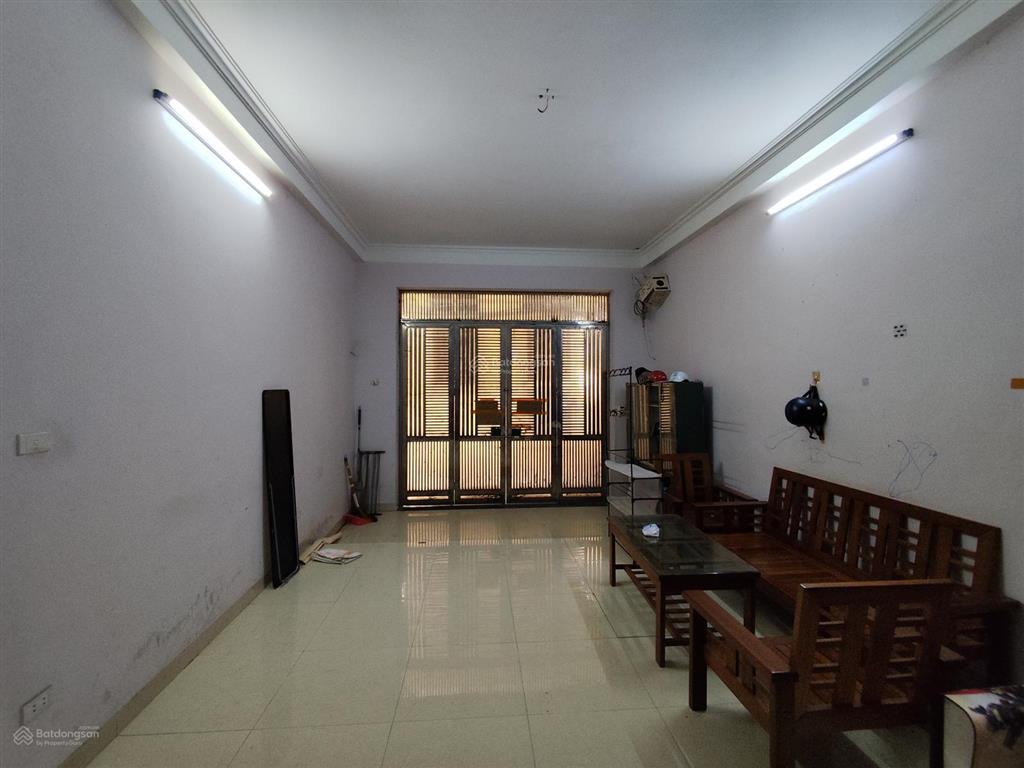 Cho thuê nhà riêng nguyên căn 35m2 x 5 tầng phố trung kính