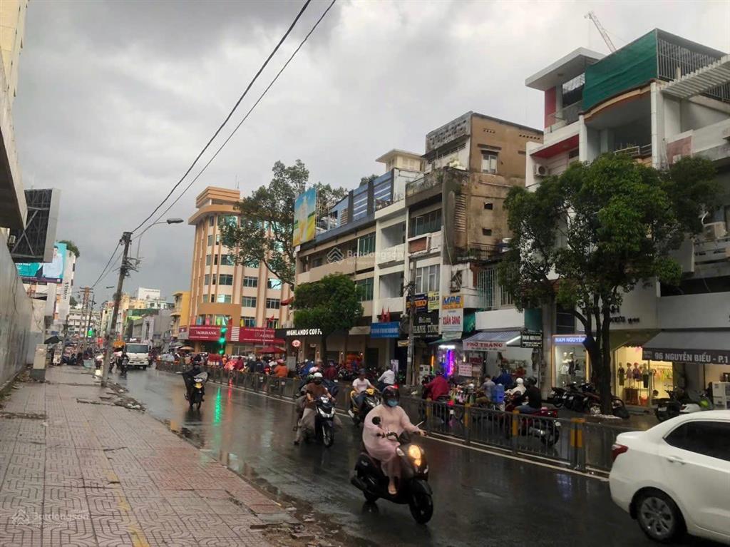 Cho thuê nhà nguyên căn 92 nguyễn biểu, quận 5, ngay trần hưng đạo, dt 6mx17m, 6 tầng, thang máy