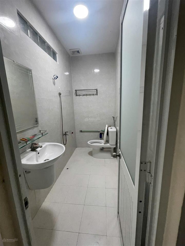 Bán nhà hẻm xe hơi lê đại hành, quận 11, dt 3.9x16m, cn 61m2, 3 tầng, giá chỉ 8 tỷ 500 triệu