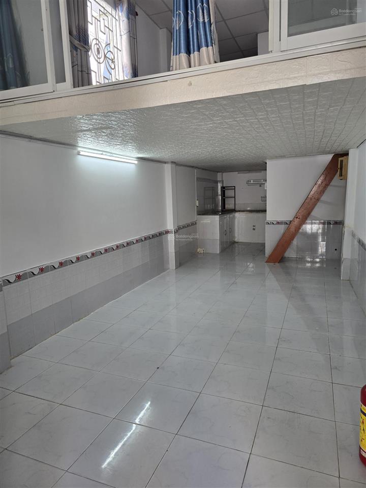 Cho thuê phòng trọ rộng 40m2 có gác lửng, lối đi riêng