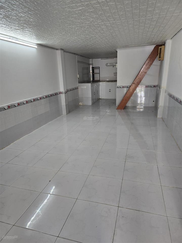 Cho thuê phòng trọ rộng 40m2 có gác lửng, lối đi riêng