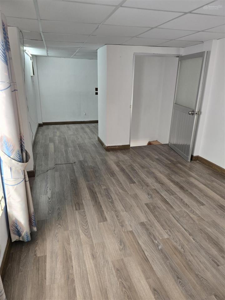 Cho thuê phòng trọ rộng 40m2 có gác lửng, lối đi riêng