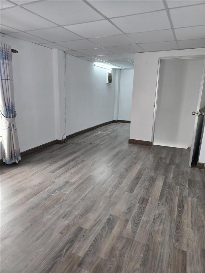 Cho thuê phòng trọ rộng 40m2 có gác lửng, lối đi riêng