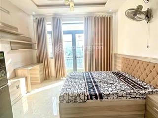 Phòng 4tr5 ban công lầu 1. nội thất giường, nệm, tủ quần áo, kệ, bàn, quạt, máy lạnh, tủ lạnh.