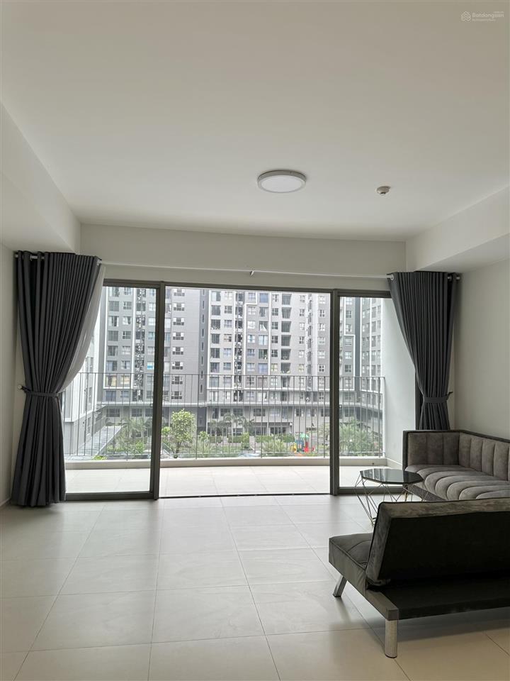 Bán căn 114m2  3pn view hồ bơi đẹp nhất west gate + giá 4.8 tỷ (102%) sổ hồng + full nội thất