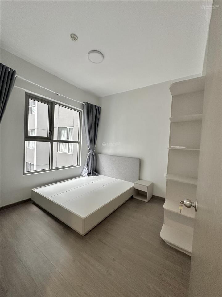 Bán căn 114m2  3pn view hồ bơi đẹp nhất west gate + giá 4.8 tỷ (102%) sổ hồng + full nội thất