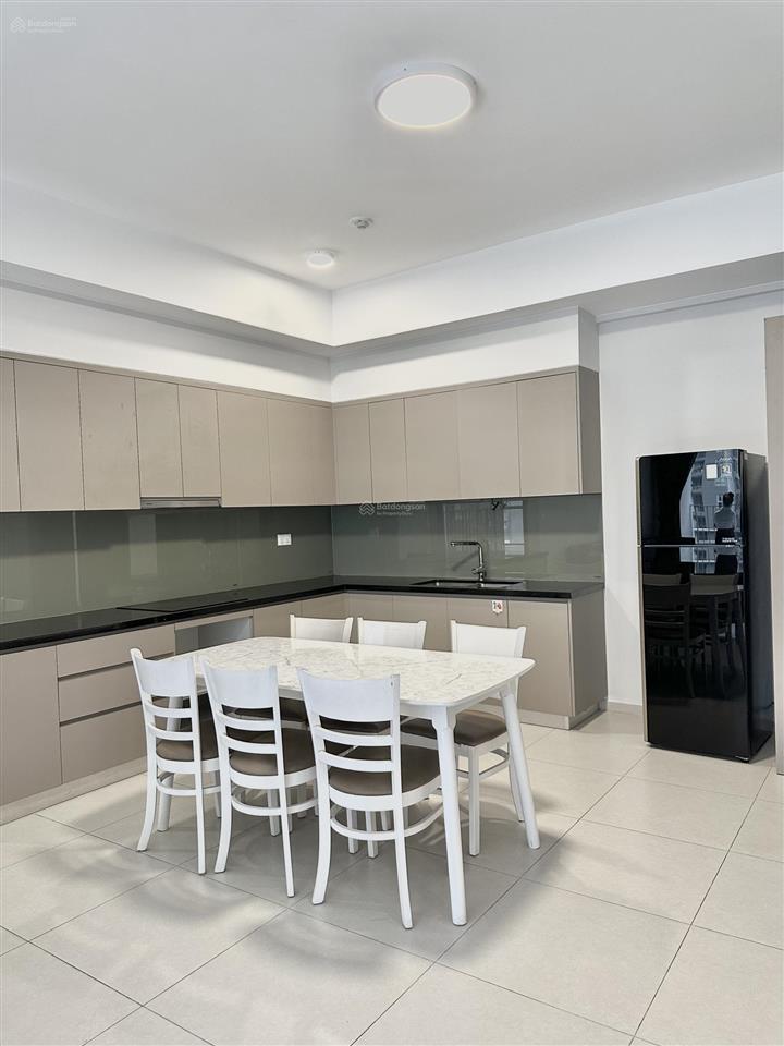 Bán căn 114m2  3pn view hồ bơi đẹp nhất west gate + giá 4.8 tỷ (102%) sổ hồng + full nội thất