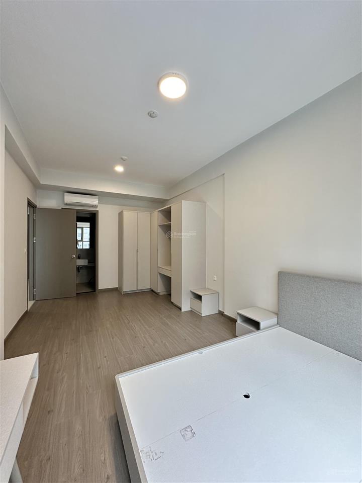 Bán căn 114m2  3pn view hồ bơi đẹp nhất west gate + giá 4.8 tỷ (102%) sổ hồng + full nội thất