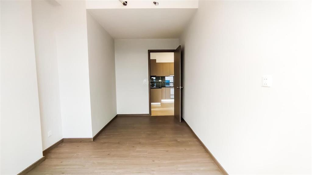 Bán căn 85m2 sổ hồng sẵn + view hồ bơi + giá 3.850 tỷ (102%) + tặng nội thất và máy lạnh