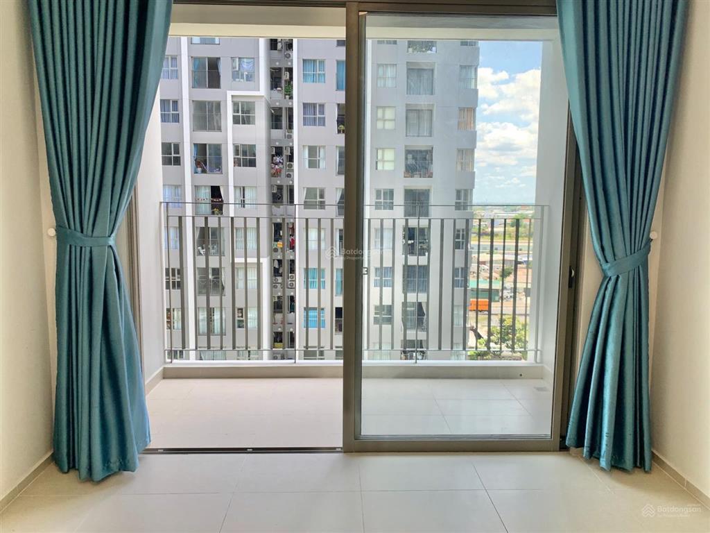 Bán căn 85m2 sổ hồng sẵn + view hồ bơi + giá 3.850 tỷ (102%) + tặng nội thất và máy lạnh