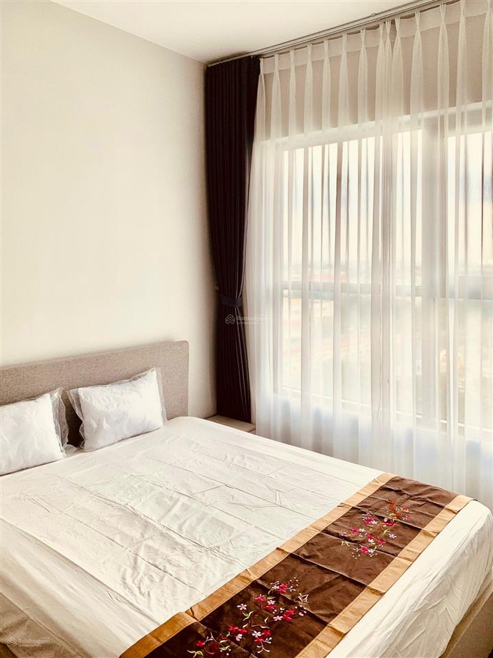 Bán căn 59m2 view công viên + full nội thất + giá 2.850 tỷ (102%) sổ hồng sẵn + tầng đẹp