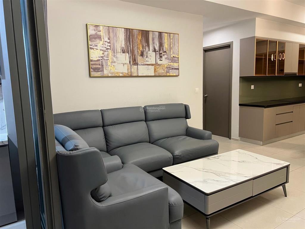 Bán căn 114m2 nội thất thiết kế + view công viên block d + giá 4.9 tỷ (102%) + tầng đẹp