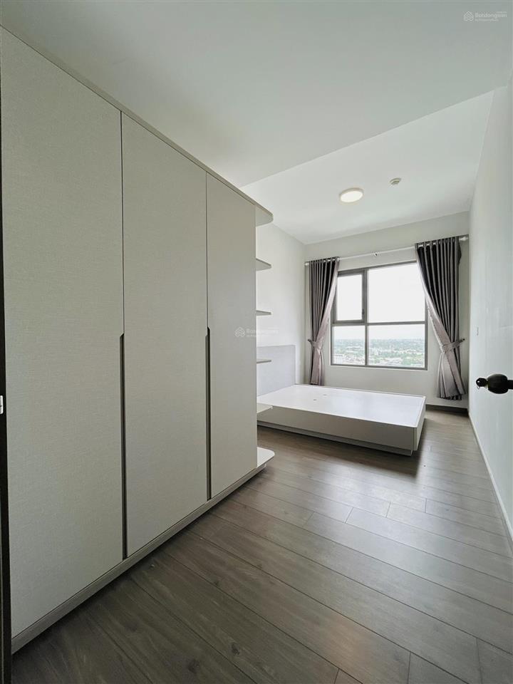 Bán căn 85m2 view ngoại khu, giá 3,65 tỷ (102%), sổ hồng sẵn, hướng mát