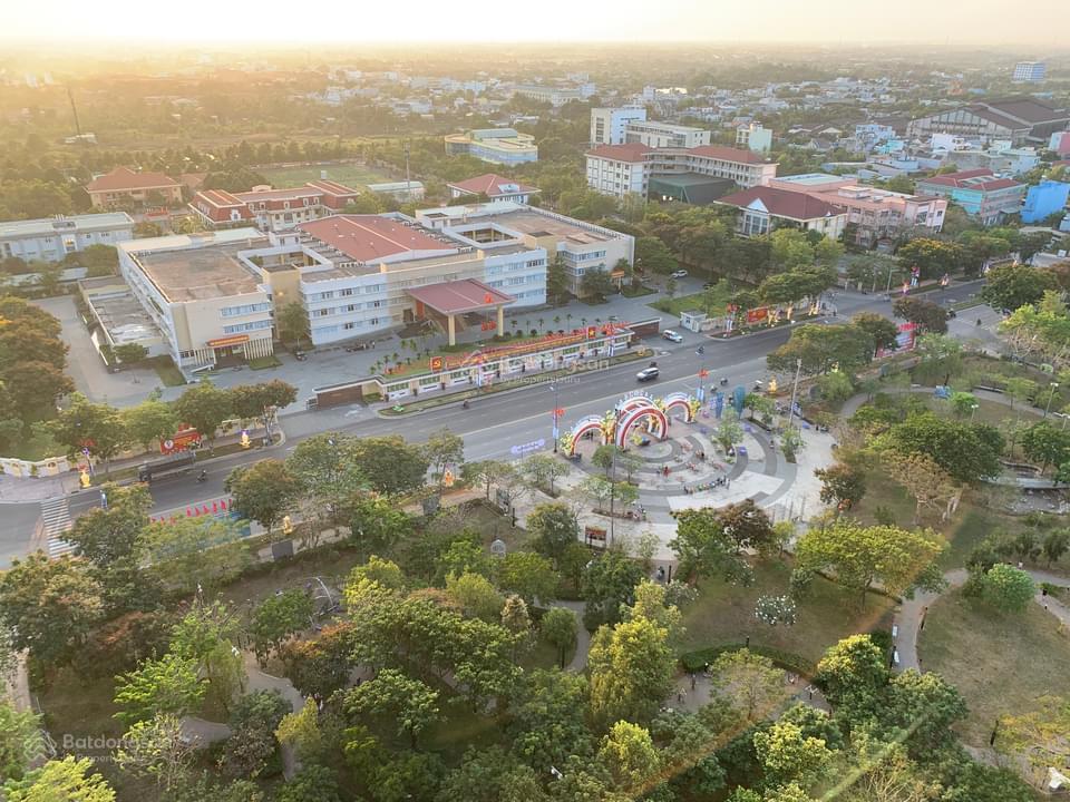 Bán căn 114m2 view công viên block d, giá 4,6 tỷ (102%) sổ hồng sẵn, nhà mới 100%
